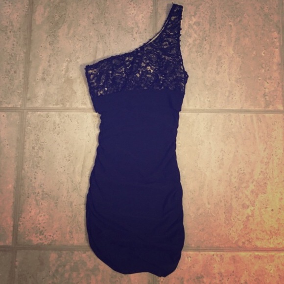 One shoulder sequin top dress size small - Picture 4 of 4