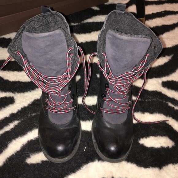 Report booties