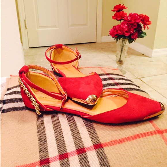 Red Wine Gold Chain Flats sz8🔥