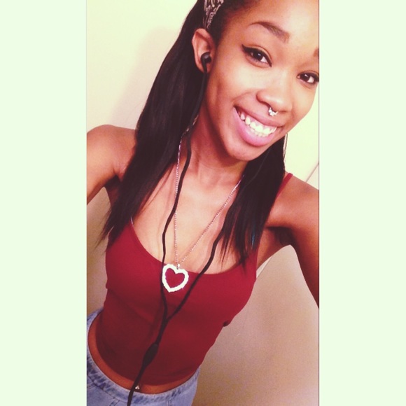 Meet your Posher, Maya