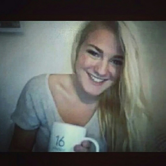 Meet your Posher, Lindsey - Picture 2 of 8