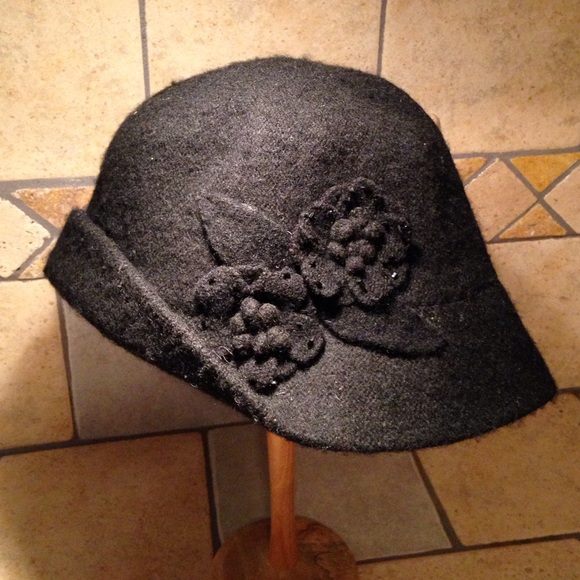 Croft & Barrow Accessories - 🌟FREE🌟Black Beaded Flower Hat
