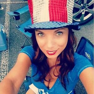 Meet your Posher, Kara