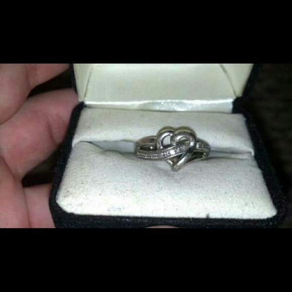 Sweeatheart Ring