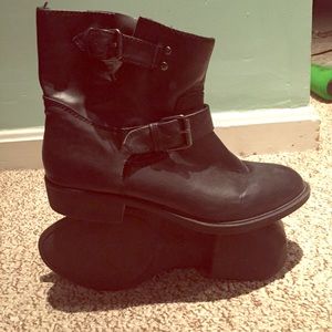 #FlyInTheCity Ankle Double Buckle Leather Boots