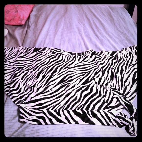 New York & Company Tops - NY & Co zebra print butterfly sleeve top NWOT