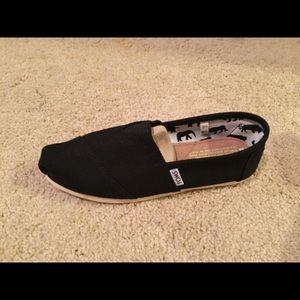 Black canvas TOMS