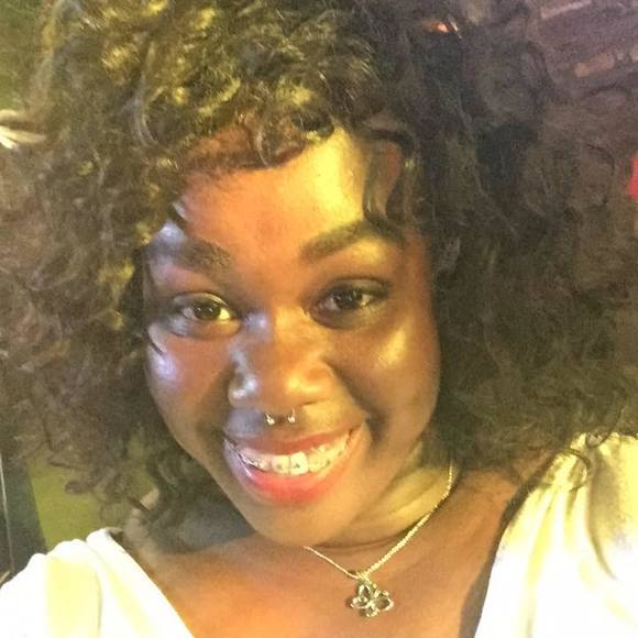 Meet your Posher, Nefertiti