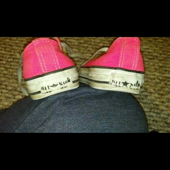 Pink converse - Picture 2 of 4