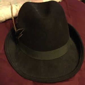 Feathered wool fedora
