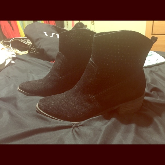 American eagle booties
