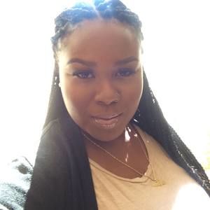 Meet your Posher, Ayesha