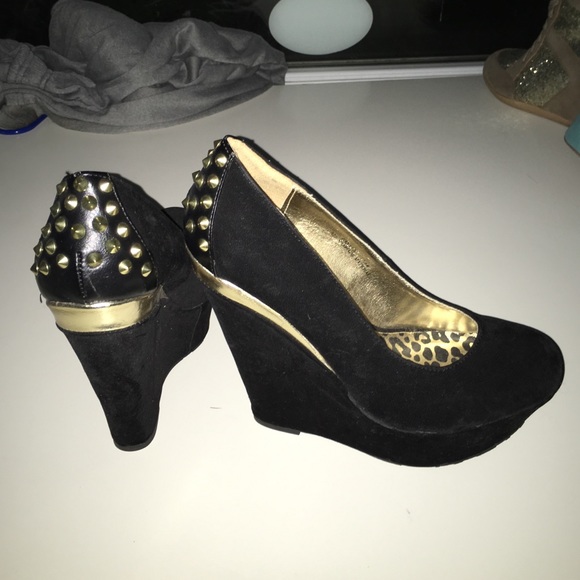 Black with Gold stud Wedge high heels - Picture 1 of 1