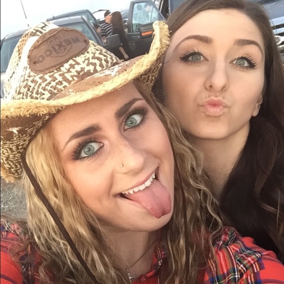 Meet your Posher, Sully - Picture 2 of 4