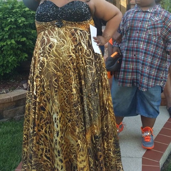 ♠️🔶 Prom Dress 🔶♠️ - Picture 3 of 3