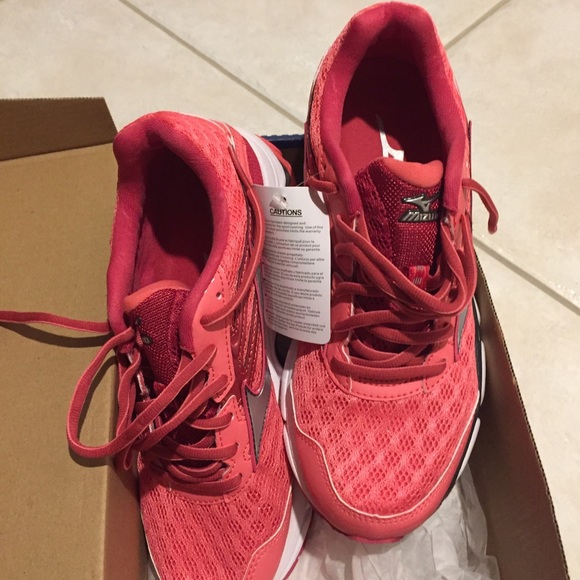 Women's Mizuno Wave Inspire 12 running shoes