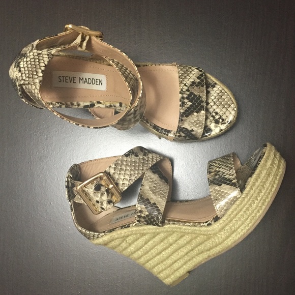STEVE MADDEN faux snake skin WEDGES