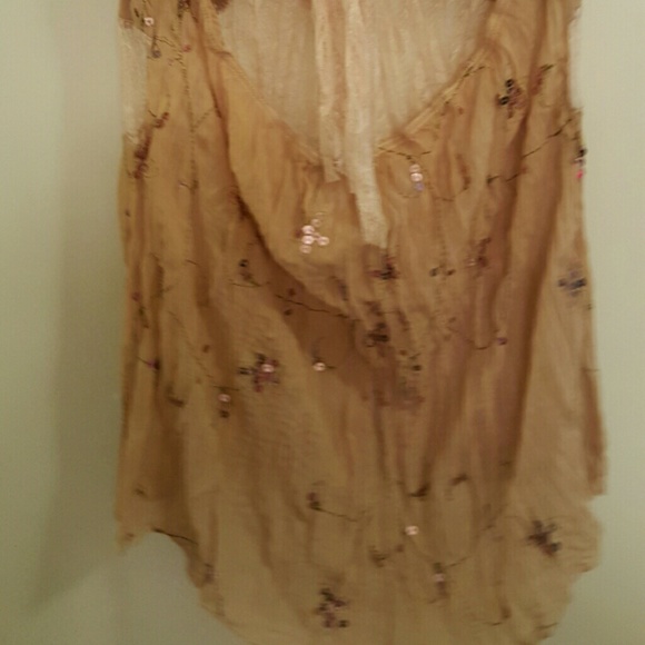 Halter top - Picture 2 of 3