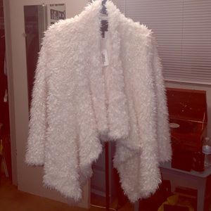 NBW NWT Cream/White Oversized Faux Fur Coat