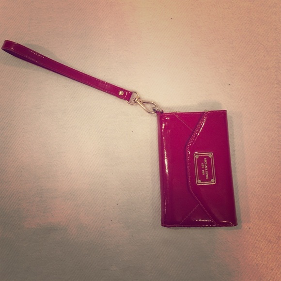 Michael Kors red IPhone 1-4S wristlet