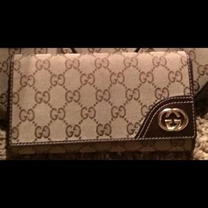 💯 authentic Gucci wallet