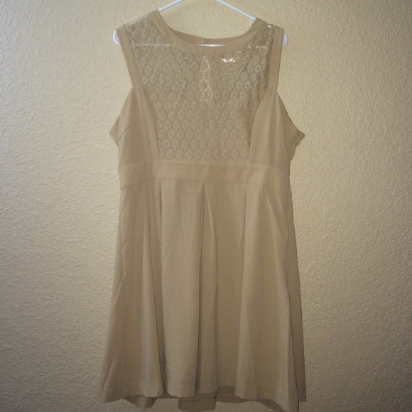 Marilyn Monroe Tan lace dress
