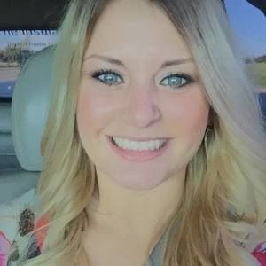 Meet your Posher, Casie