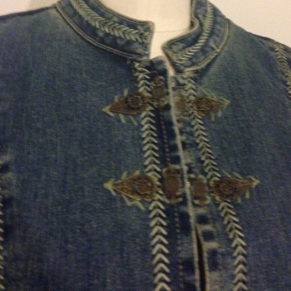Beautiful Jean Jacket - Picture 2 of 2