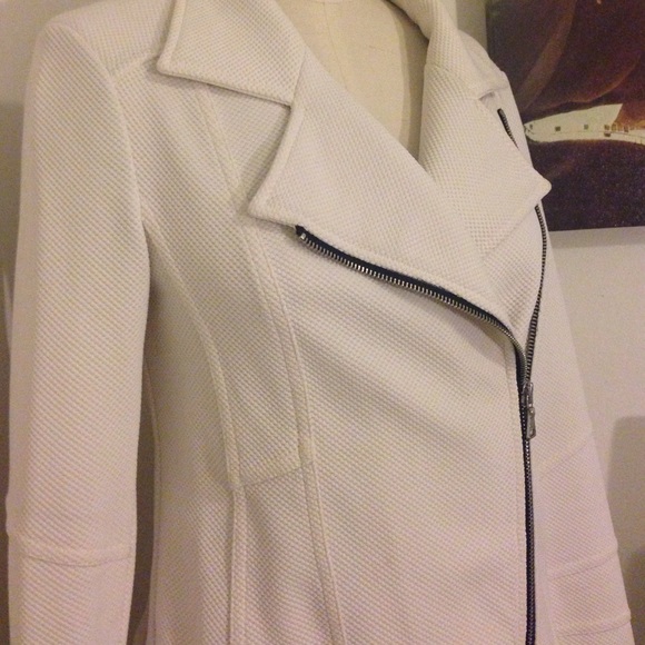 Textured Cream Jacket - Picture 2 of 3