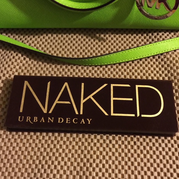 PRICE FIRM!! Naked (Urban Decay)