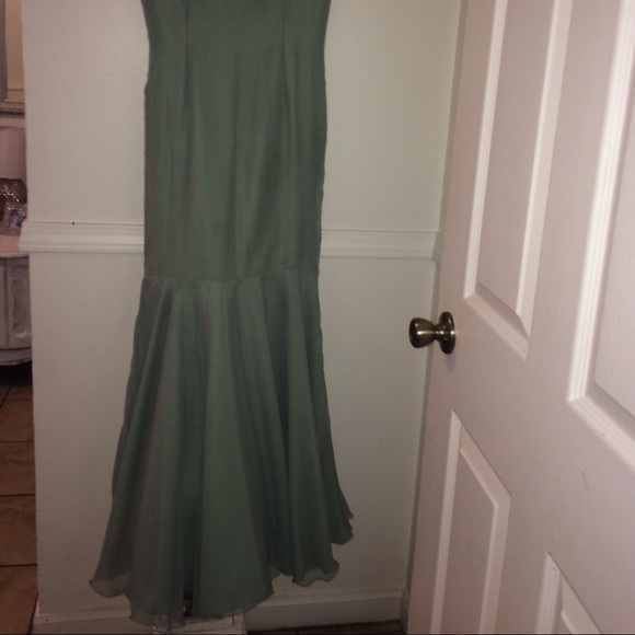 Dress - Picture 3 of 4