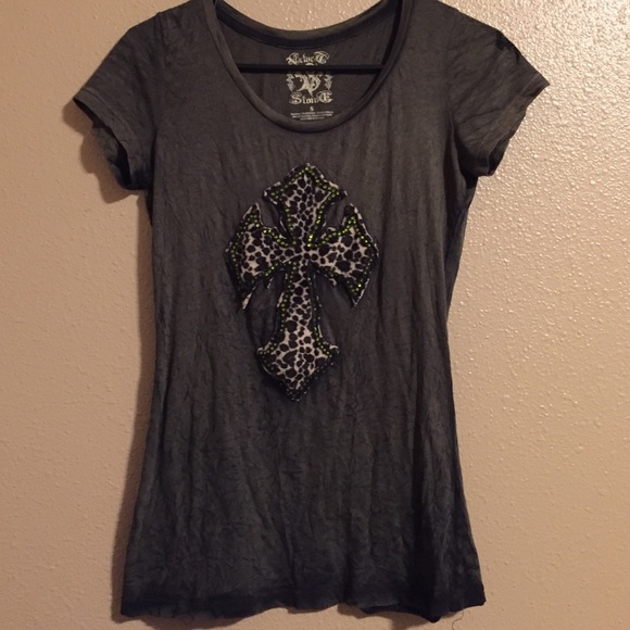 Buckle shirt