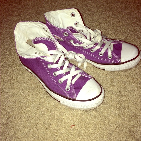 ٠Purple high top converse٠