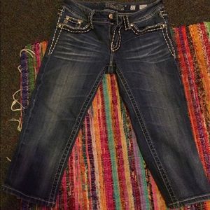 Miss Me Capri. Size 27.