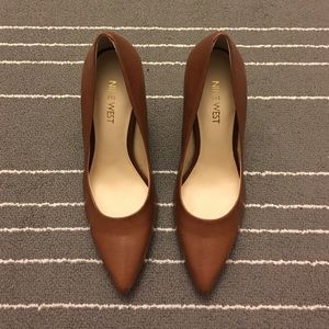 {Nine West} Brown Pumps