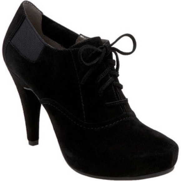 me too Shoes - Me Too Lisbon Bootie