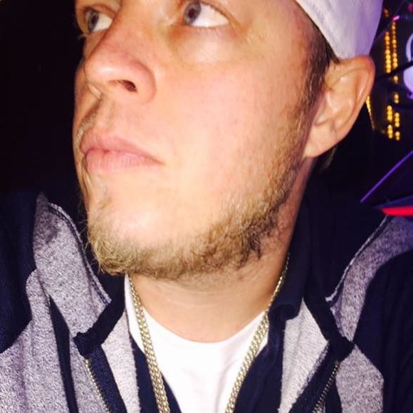 Meet your Posher, Brad - Picture 1 of 1