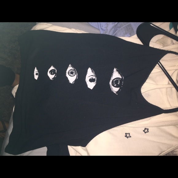 SUPER CUTE BRANDY EYE HALTER TOP