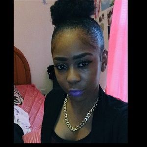 Meet your Posher, Destyni