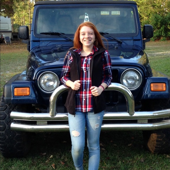 Meet your Posher, Halie - Picture 1 of 1