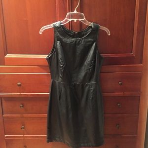 BNWT-- BB Dakota faux leather dress