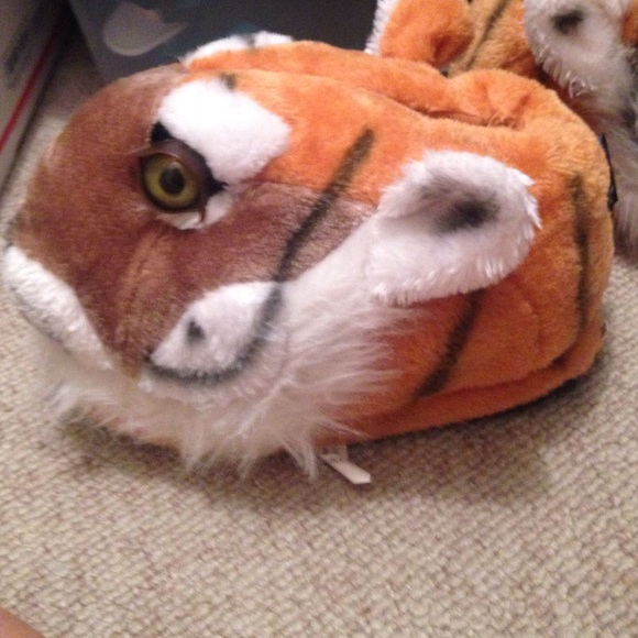 Tiger slippers! - Picture 2 of 2