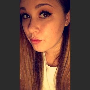 Meet your Posher, Becka