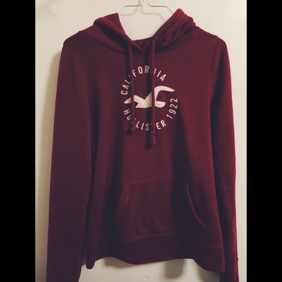 Hollister maroon pullover hoodie