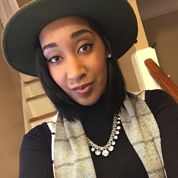 Meet your Posher, Delmecia - Picture 4 of 4