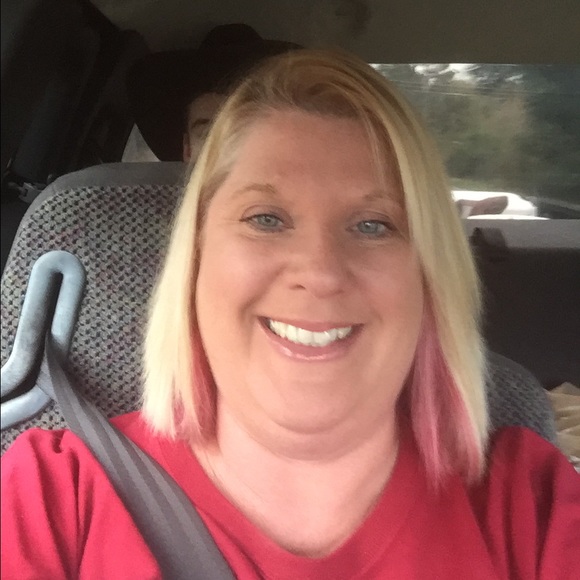 Meet your Posher, Sharon - Picture 1 of 1