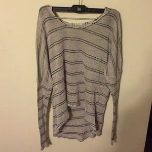 Hooded thin loosely fitted sweater top