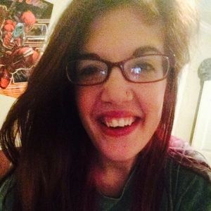 Meet your Posher, Elaine