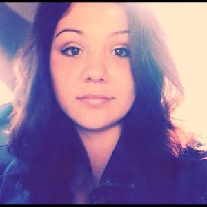 Meet your Posher, Monica