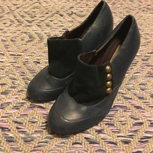 Vintage inspired blue suede shoes!